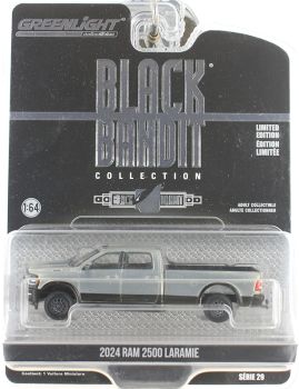 GREEN28150-F-GRIS - RAM 2500 Laramie 2024 grau aus der Serie BLACK BANDIT in Blisterverpackung.