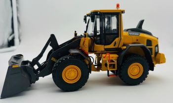 ADF3200120 - VOLVO L60H Lader - Michelin-Reifen