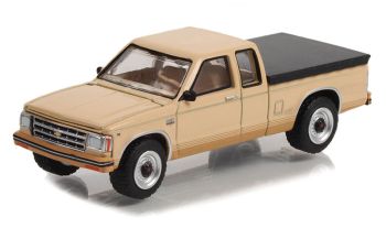 GREEN35240-C - CHEVROLET S-10 Durango 1983 aus der BLUE COLLAR-Serie in Blisterverpackung.