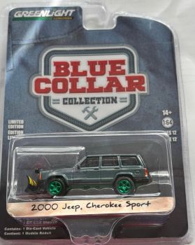 GREEN35260-E_VERT - JEEP Cherokee sport 2000 mit Schneepflug und grünen Felgen aus der BLUE COLLAR Serie in Blisterverpackung