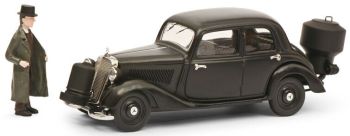 SCH2429 - MERCEDES BENZ 170 V schwarz Holzbrenner mit Figur