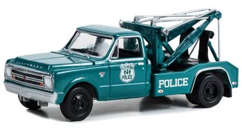 GREEN46120-A - CHEVROLET C-30 1967 New York Police aus der Serie DUALLY DRIVERS unter Blister.