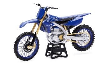 NEW58313 - Cross-Motorrad YAMAHA YZ450F 2022   