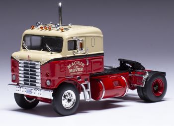 IXO64TR008 - KENWORTH Bullnose 4x2 1950 Rot und Beige MACKIE The MOVER