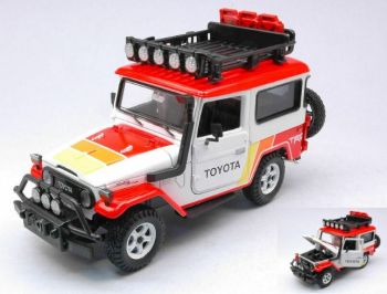 MMAX79137TRD - TOYOTA FJ40 1974 mit Galerie und Zubehör TOYOTA