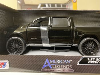 MMX79357ZW - DODGE RAM 1500 Crew Cab Laramie 2019 Schwarz.