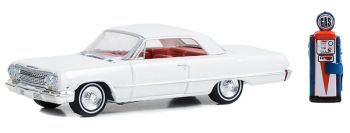 GREEN97150-A - CHEVROLET Bel Air 1963 mit Vintage-Benzinpumpe aus der THE HOBBY SHOP-Serie in Blisterverpackung.