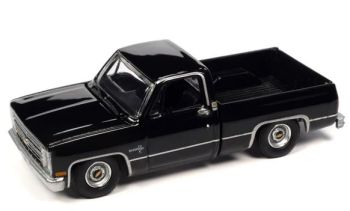 AW64402A-D - CHEVY Silverado Fleeside 1985 Schwarz – Im Blister