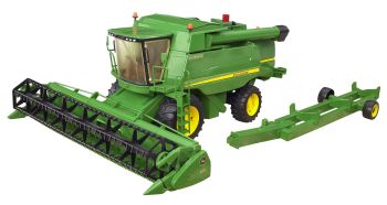 BRU2132 - JOHN DEERE T670i Harvester mit Schneidwagen Maßstab: 1/16