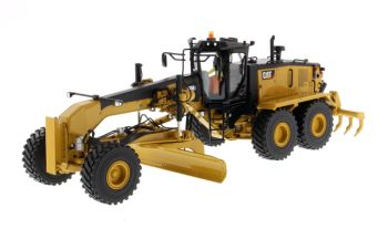 DCM85507 - CATERPILLAR 16M3 Grader mit Fahrer und Metallbox