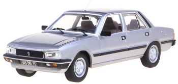 ODE164 - PEUGEOT 505 GR 1982 Silberfarben.